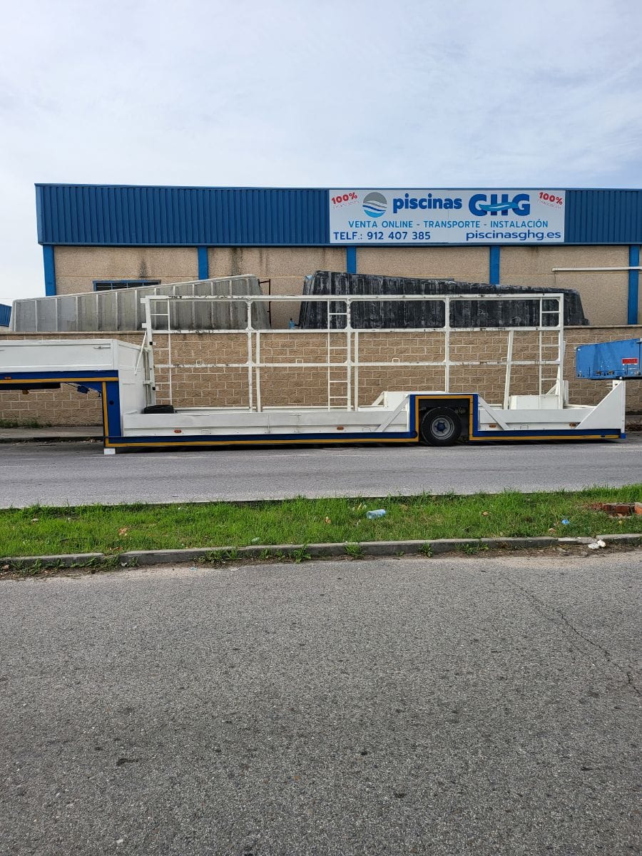 Transporte semirremolque piscinas grandes