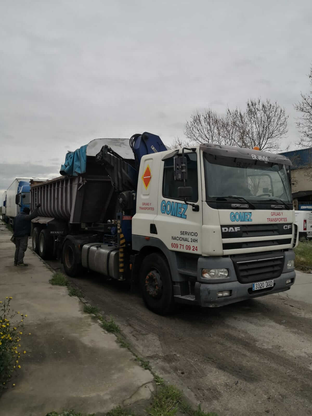 Transporte semirremolque piscinas grandes