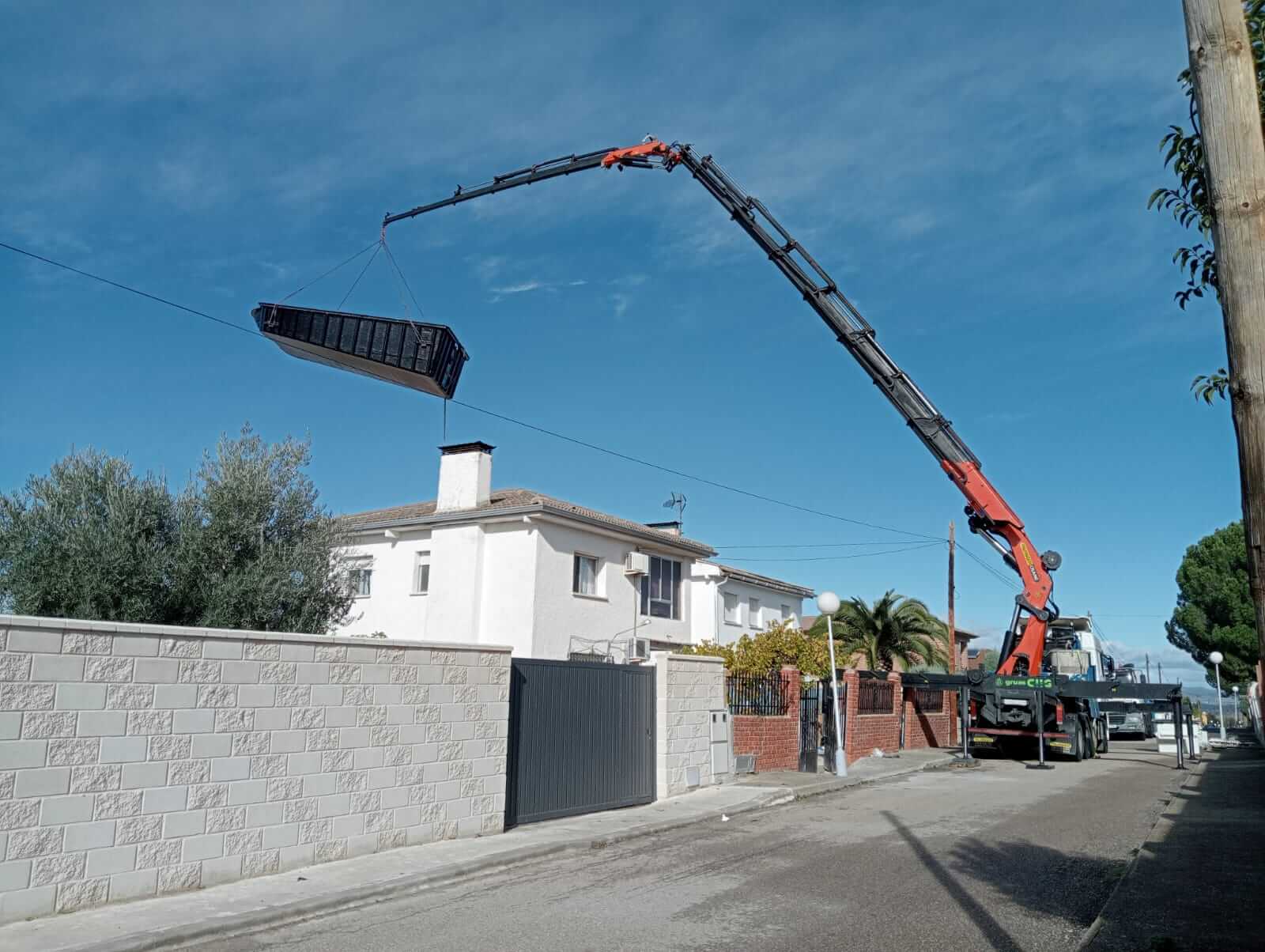 Transporte semirremolque piscinas grandes